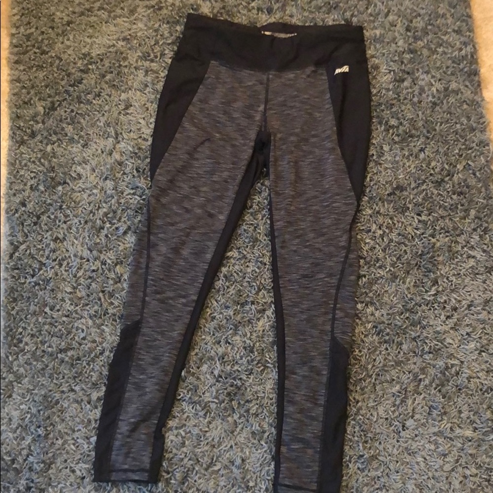 Black and heathered gray yoga pant